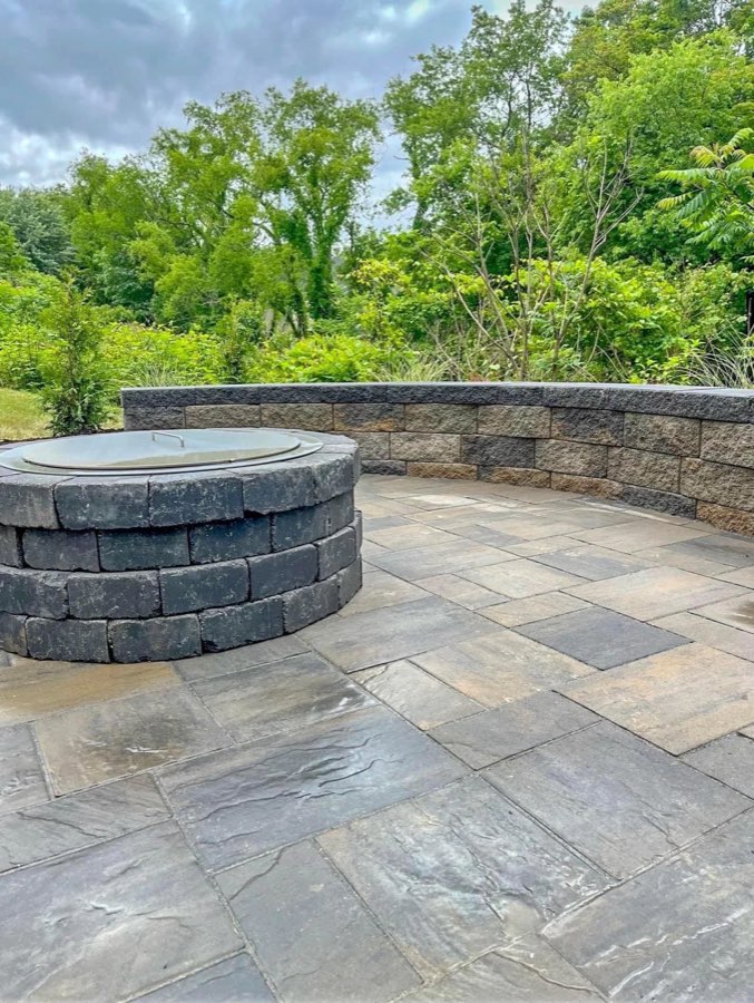 Paver patio and retaining wall